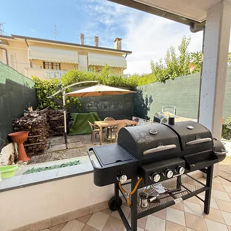 Sogno Di Mezza Estate Rooms E Apartments * ヴィアレッジョ