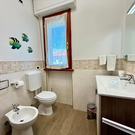Sogno Di Mezza Estate Rooms E Apartments ヴィアレッジョ