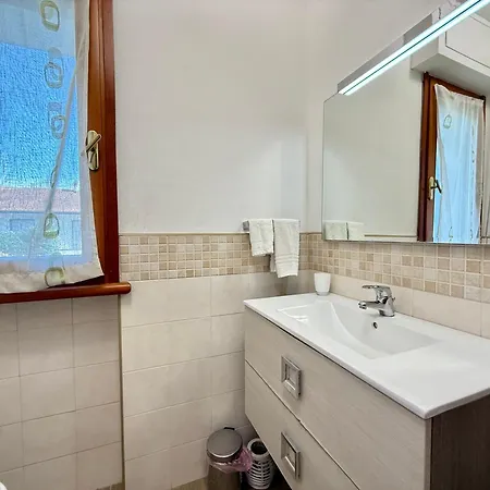 ホームステイ Sogno Di Mezza Estate Rooms E Apartments