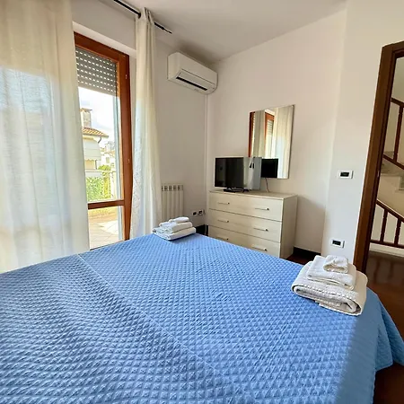 Sogno Di Mezza Estate Rooms E Apartments ヴィアレッジョ