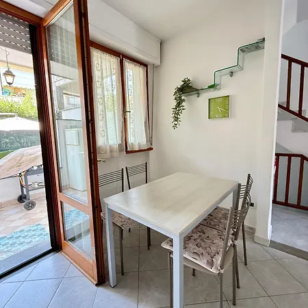Sogno Di Mezza Estate Rooms E Apartments * ヴィアレッジョ