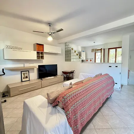 Sogno Di Mezza Estate Rooms E Apartments ホームステイ