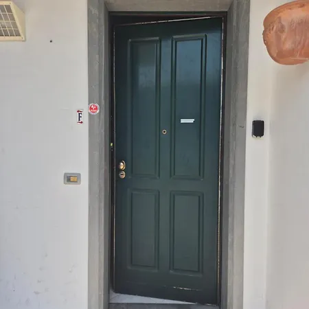 ホームステイ Sogno Di Mezza Estate Rooms E Apartments ヴィアレッジョ