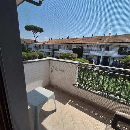 Sogno Di Mezza Estate Rooms E Apartments * ヴィアレッジョ